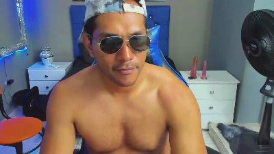 AngelAndChris live from Colombia