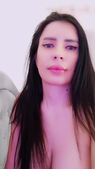 Anysaa live from Italy