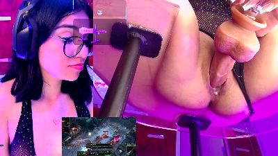 AriAddams live from Colombia