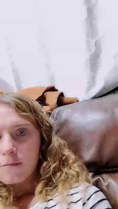 BeautifulAzh live from United States