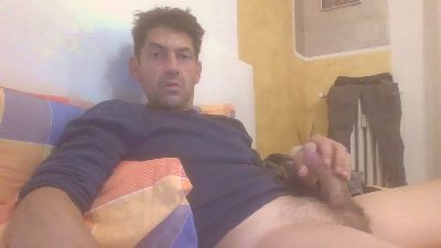 Bombasexiii85 live from Italy