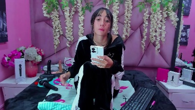 Brith_Adams live from United States