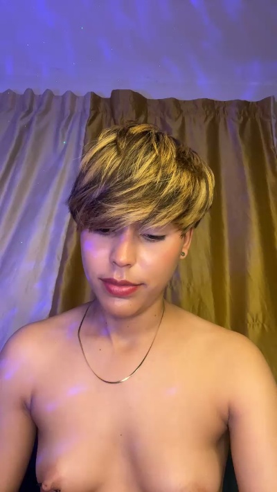 Cute_valerie666 live from France
