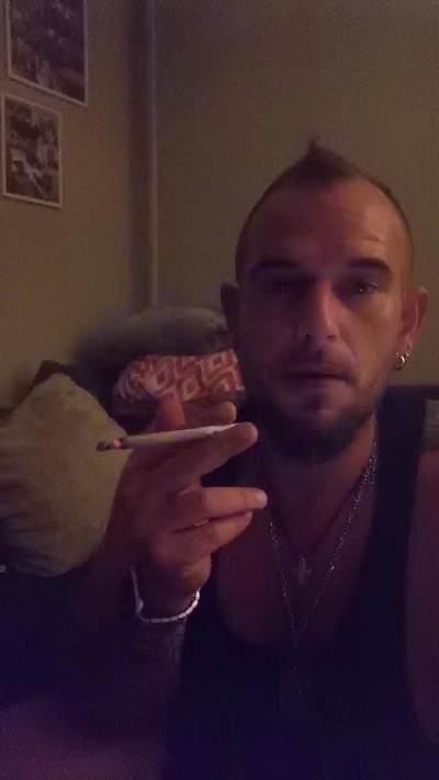 Dani4490 live from Germany