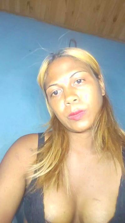 Danielah27 live from Madagascar