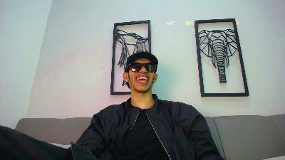 DylanScot_ live from Colombia