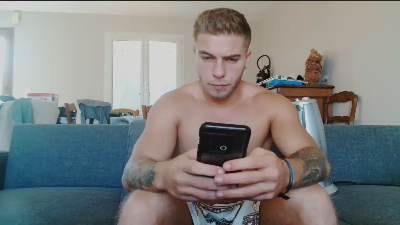 Elka_fit28 live from France