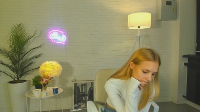 EssieSellner live from Poland