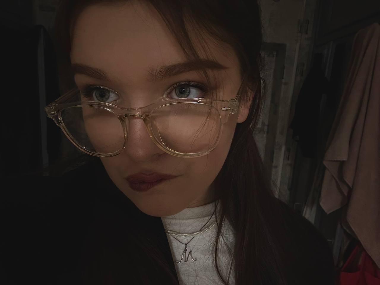 JennellSewade live from United States