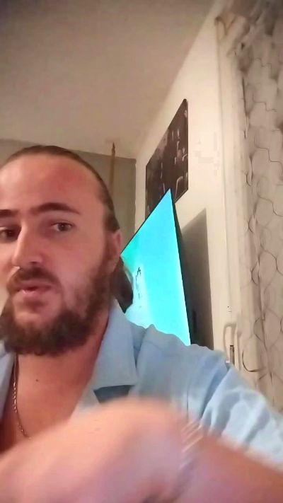 Le____s live from France