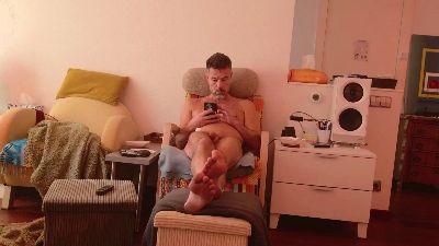 LennyNaakt live from Netherlands