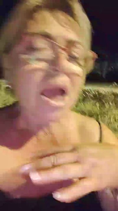 LindaL69 live from Italy
