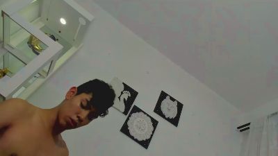 LoganTwink18 live from Colombia