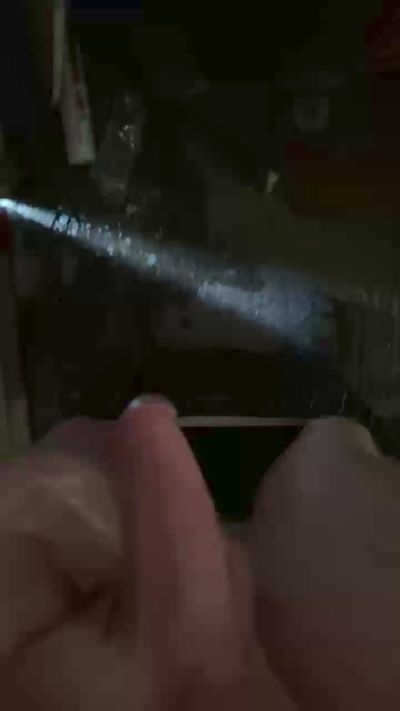 Lovetopee43 live from United Kingdom