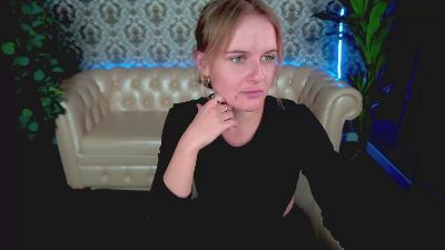 MaribelRiverr live from United States