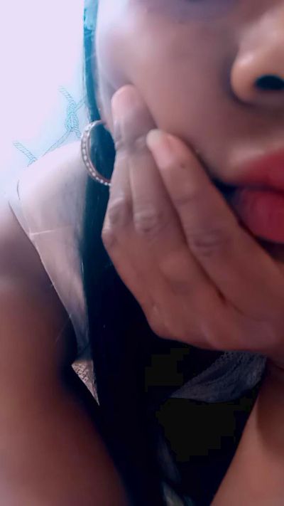 Miss_Kailah live from Madagascar