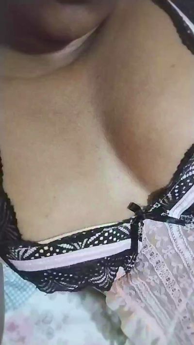 Sexyebonygirl8 live from France