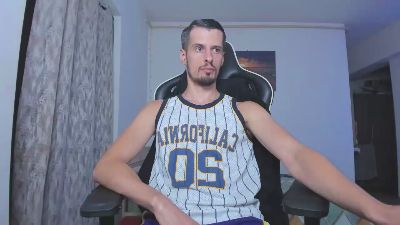 ToddClaytonn live from United Kingdom
