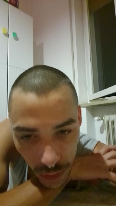 Victorcaldeira live from Italy