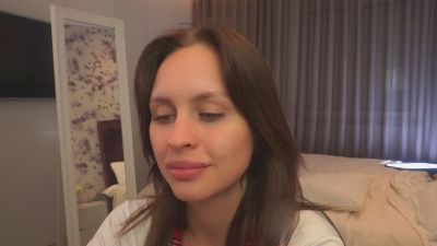 VivienneLove19 live from Estonia