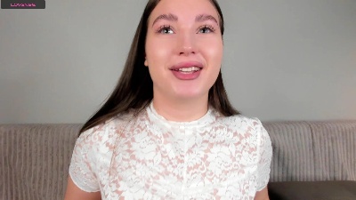 YeseniaFoston live from United States