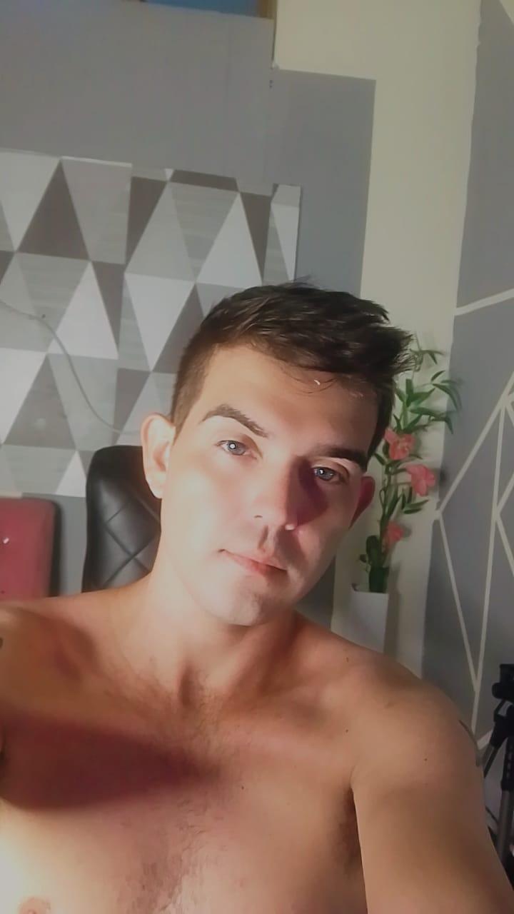 boydick22cm live from Colombia