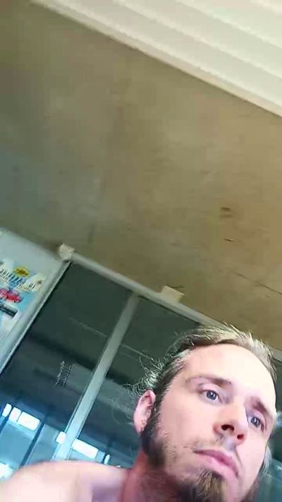 charlie21986 live from Switzerland