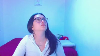 chloe_walk live from Colombia
