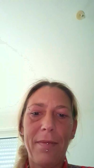 elle26_hot live from France
