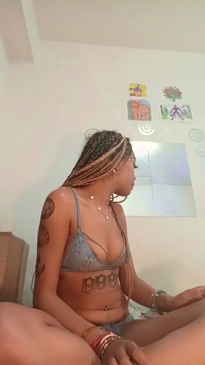 elleblue_sexy live from France