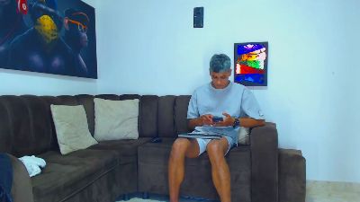 jefferson_horny live from Colombia