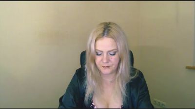 kay_franccis live from Germany