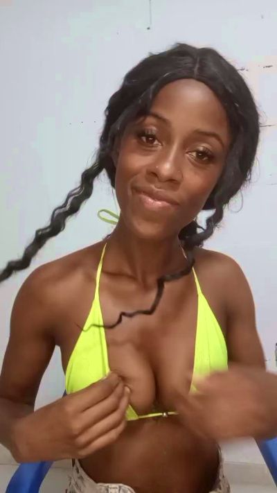 lesly_model live from Colombia
