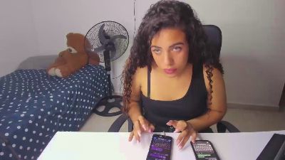 tatigirl455 live from Colombia